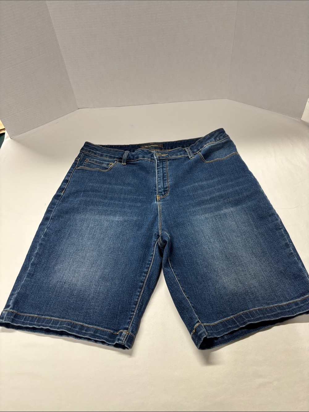 Denver Hayes Women's Blue Denim Shorts - Classic Mid Wash
